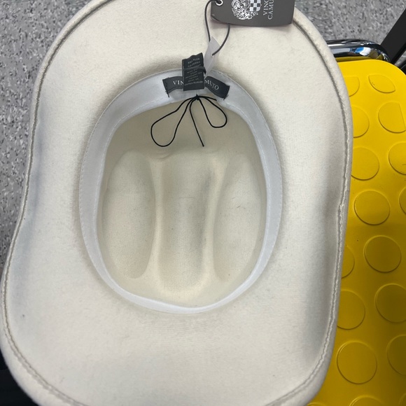 VINCE CAMUTO BUNDLE 2 - Picture 3 of 12